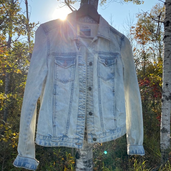 Zara Distressed Jean Jacket (Small) - Picture 3 of 8